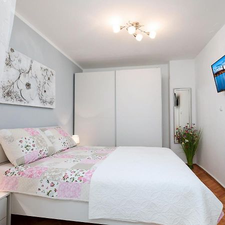 Apartment Manuel Porec Exterior photo